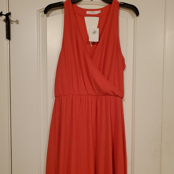 Lush Dress - Picture 1 of 3